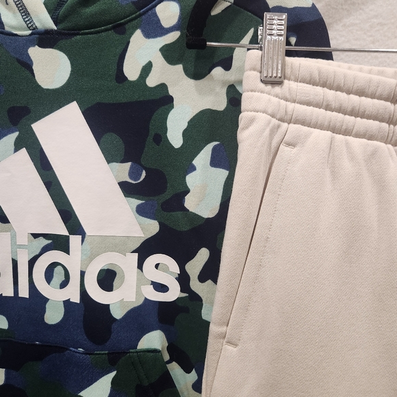 🆕️ Adidas Hoody & Joggers - Picture 2 of 6